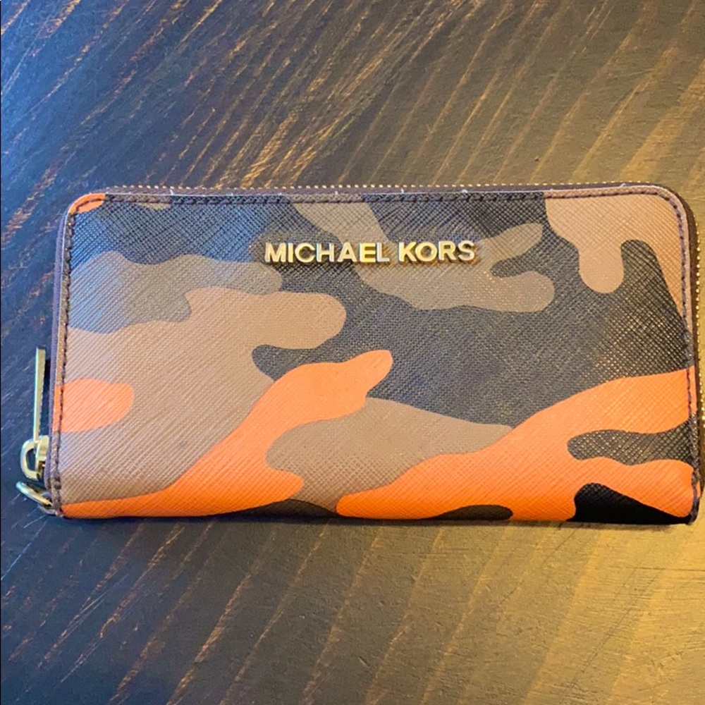 Michael Kors rare camouflage wallet - orange